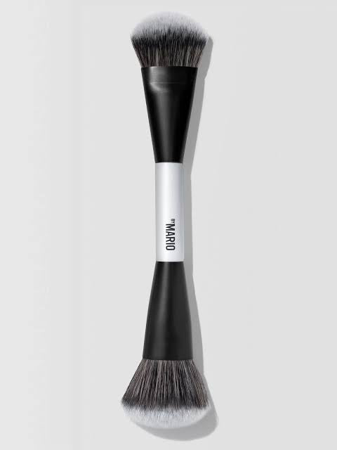 MAKEUP BY MARIO
F4 BRUSH (BROCHA PARA BASE Y ROSTRO CON DOS PUNTAS)